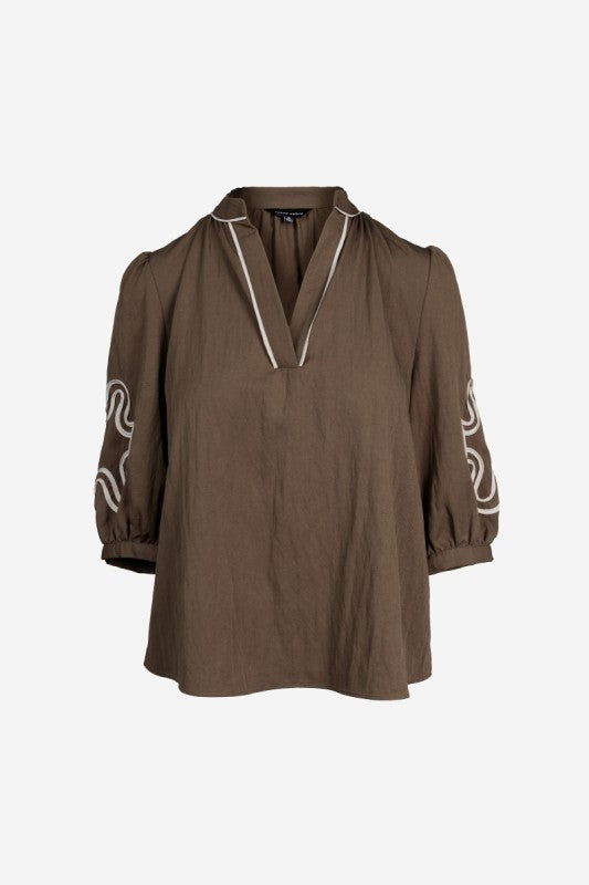 Cropped 3/4 Sleeve Abstract Applique Blouse(Pre order)