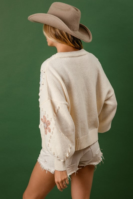 JEWELED FLOWER PATCHED BUTTONED CARDIGAN