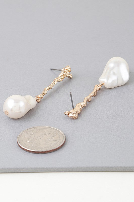 Gold  chain mother pearl earrings