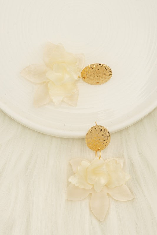 Resin Flower And Hammered White Gold-tone Drop Earring
