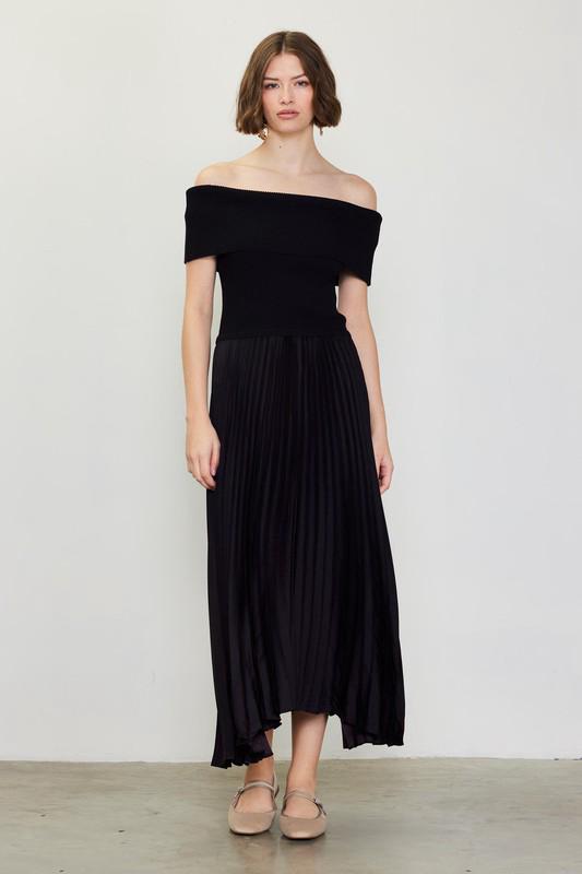 Off shoulder pleated back dress