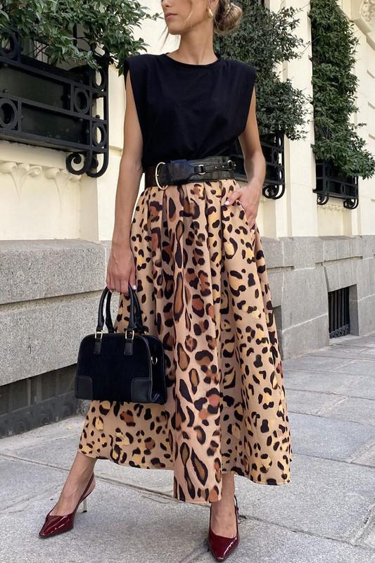 Leopard midi skirt with pockets