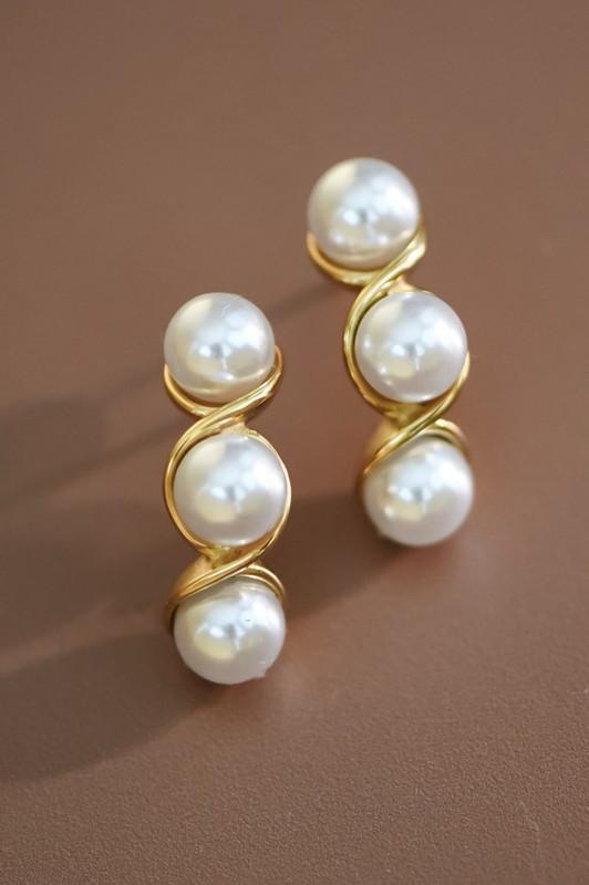 Twist & Pearl Earrings