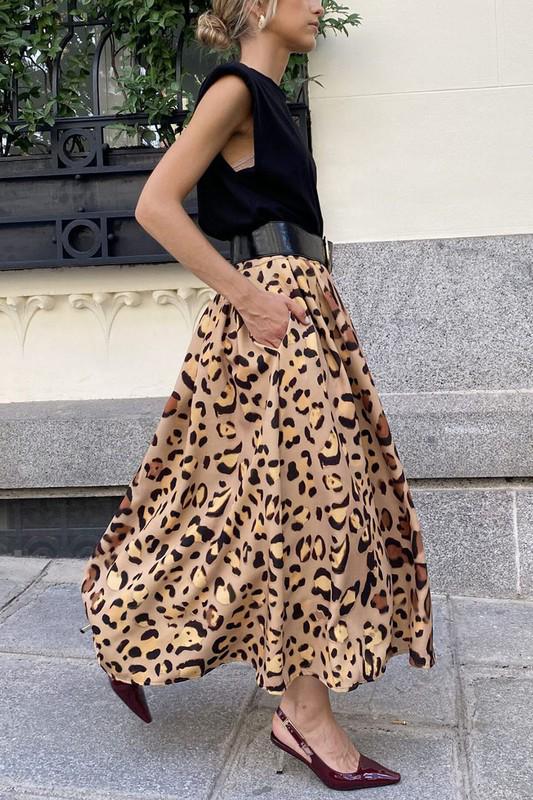 Leopard midi skirt with pockets