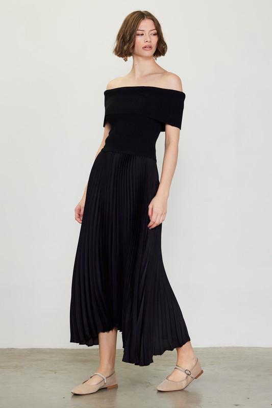 Off shoulder pleated back dress