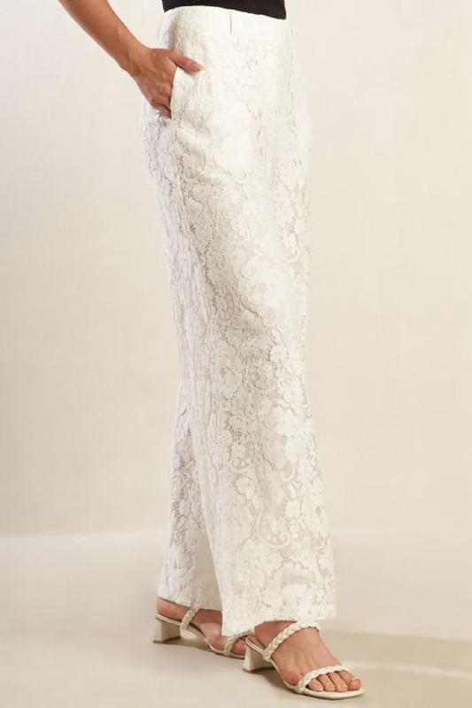 Lace Flower off white pant