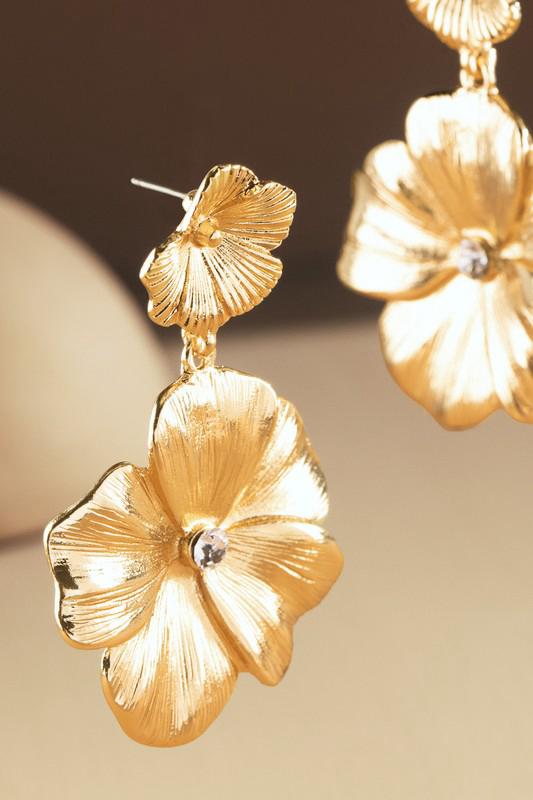 Flower dangle & drop earrings