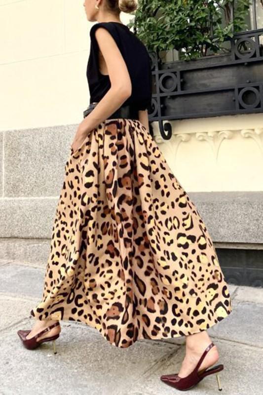 Leopard midi skirt with pockets