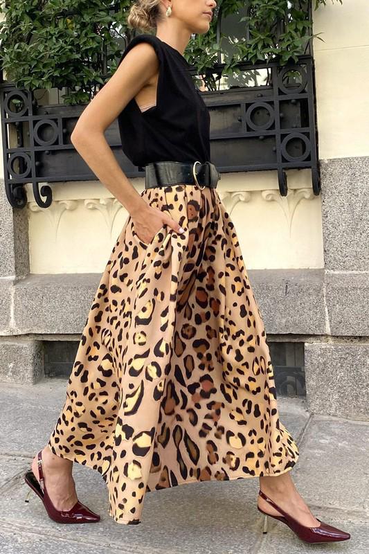 Leopard midi skirt with pockets