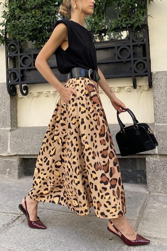 Leopard midi skirt with pockets