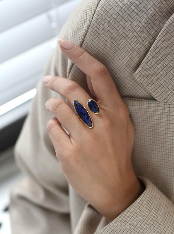 Double marquee sapphire stone ring