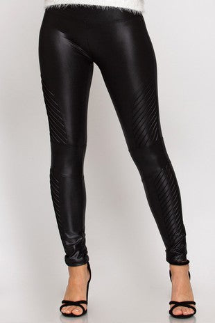 Shiny faux leather leggings